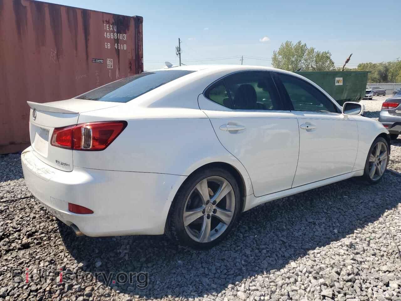 2011 LEXUS IS - VIN: JTHBF5C21B5136028 - Photo 3