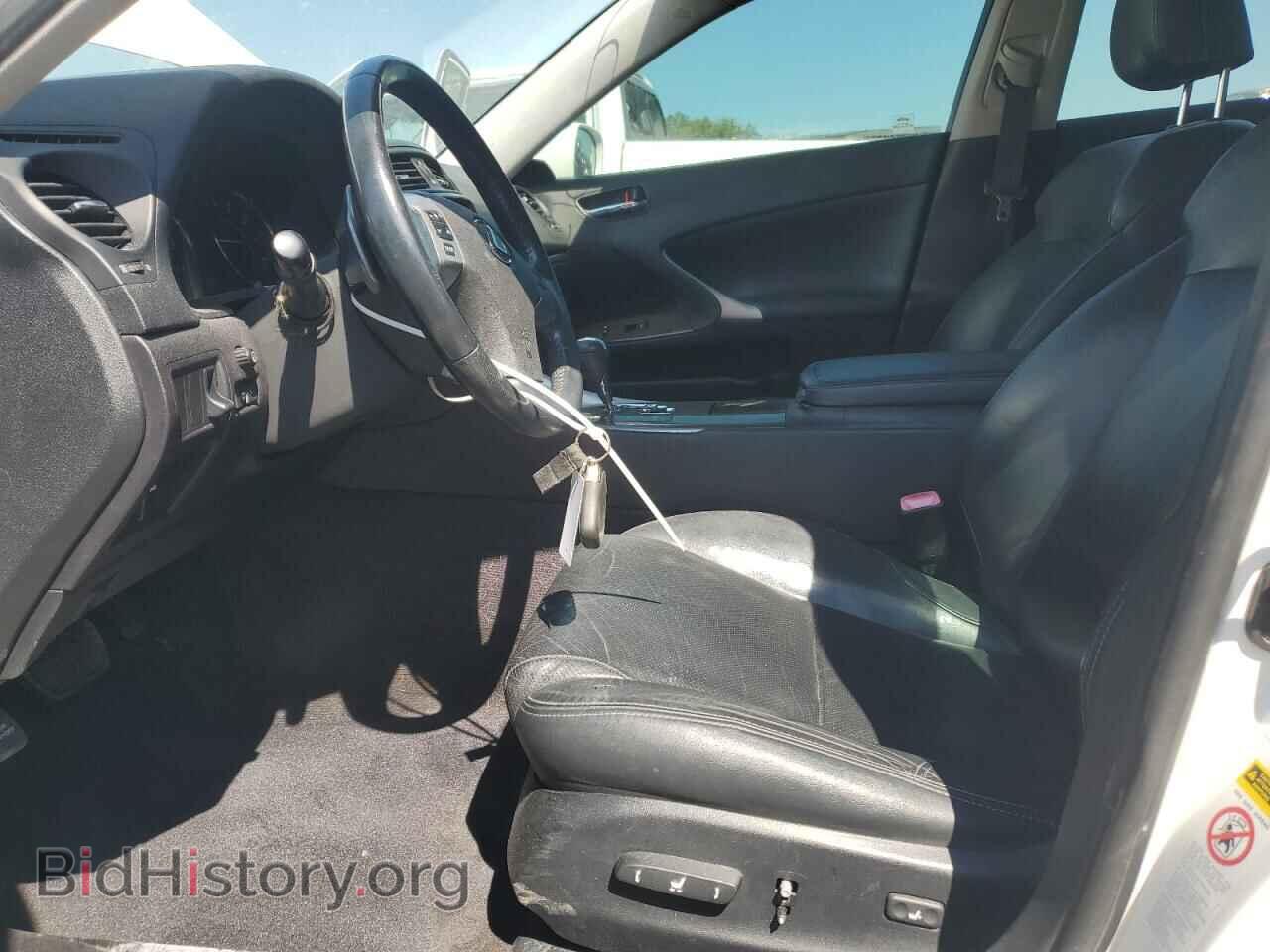 2011 LEXUS IS - VIN: JTHBF5C21B5136028 - Photo 7