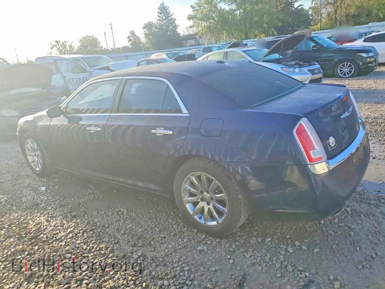 2013 CHRYSLER 300 - VIN: 2C3CCAETXDH647072 - Фото 2