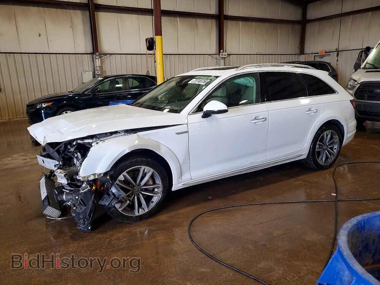 Photo WA18NAF41JA067975 - AUDI A4 2018