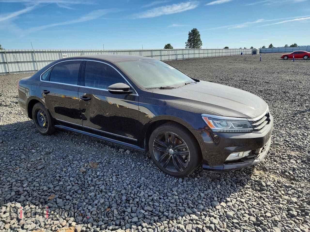 2017 VOLKSWAGEN PASSAT - VIN: 1VWCM7A33HC080498 - Photo 4