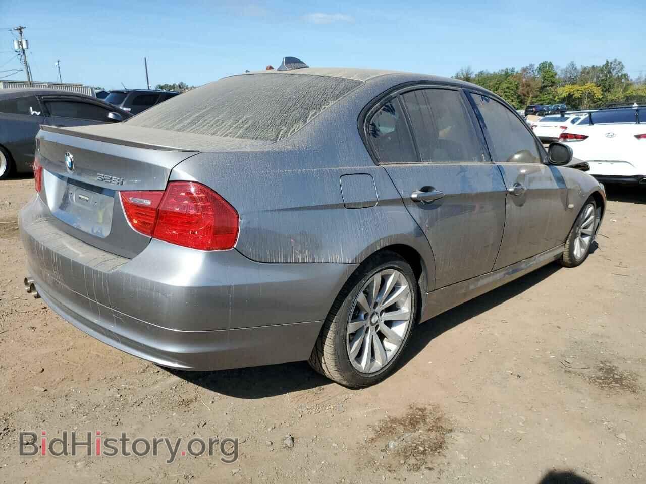 2011 BMW 3 SERIES - VIN: WBAPH5G5XBNM74336 - Фото 3