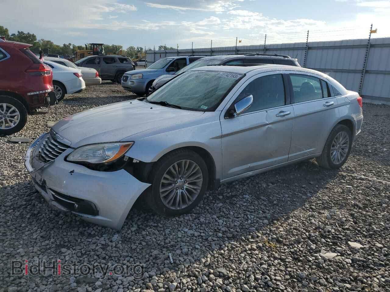 Photo 1C3BC2FG8BN504824 - CHRYSLER 200 2011
