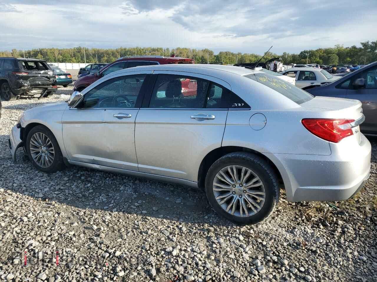 2011 CHRYSLER 200 - VIN: 1C3BC2FG8BN504824 - Фото 2