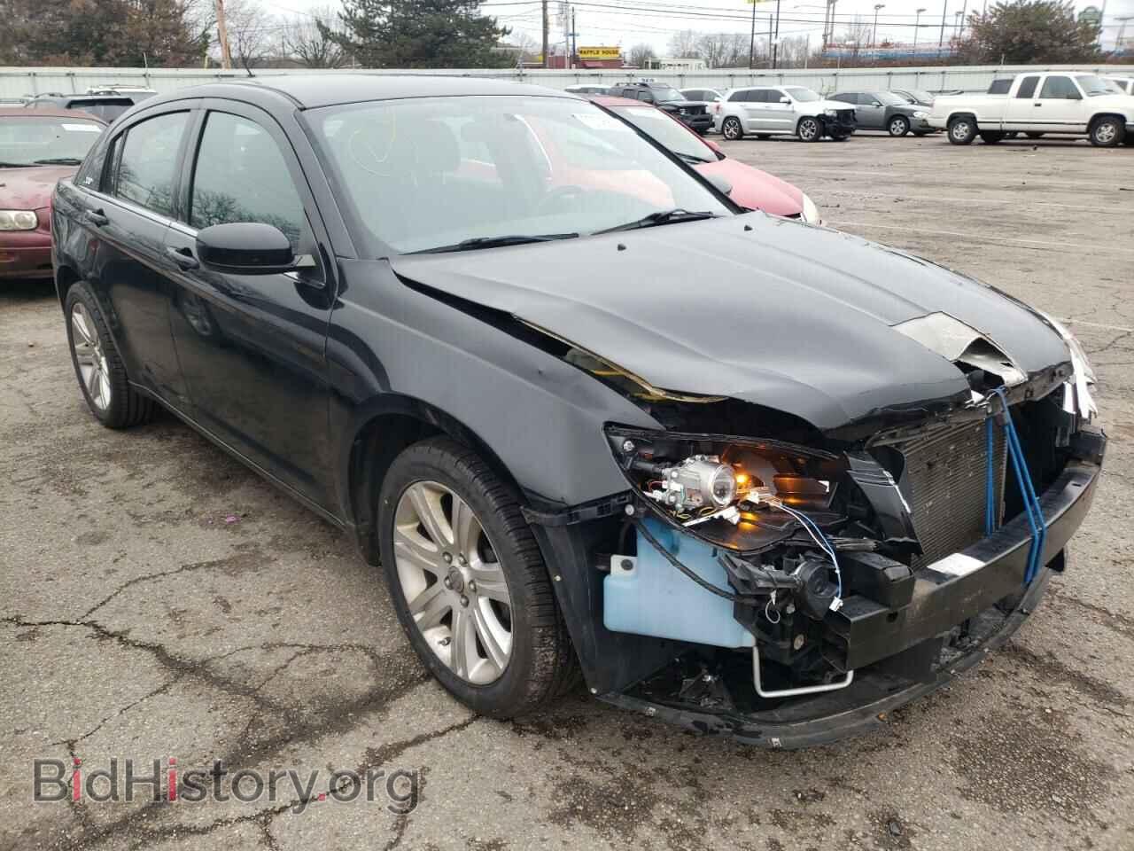 Photo 1C3BC1FB1BN623409 - CHRYSLER 200 2011