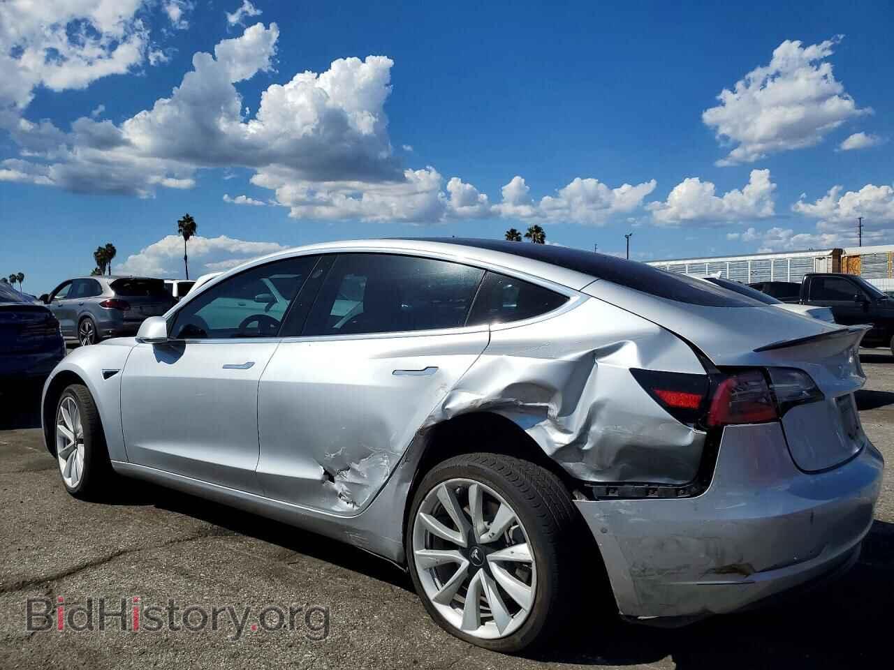 2018 TESLA MODEL 3 - VIN: 5YJ3E1EAXJF011001 - Фото 2