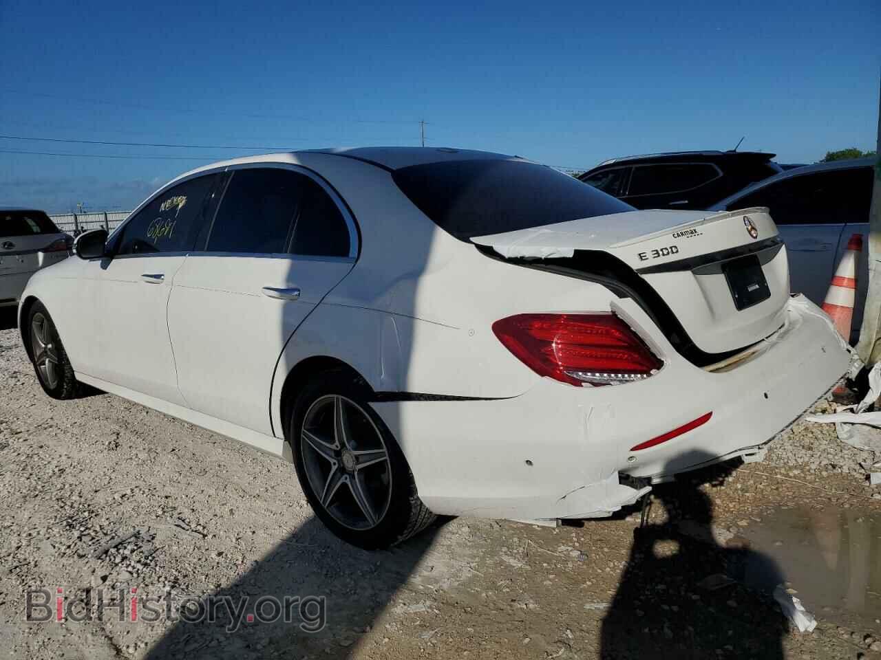 2017 MERCEDES-BENZ E-CLASS - VIN: WDDZF4JB9HA036343 - Фото 2