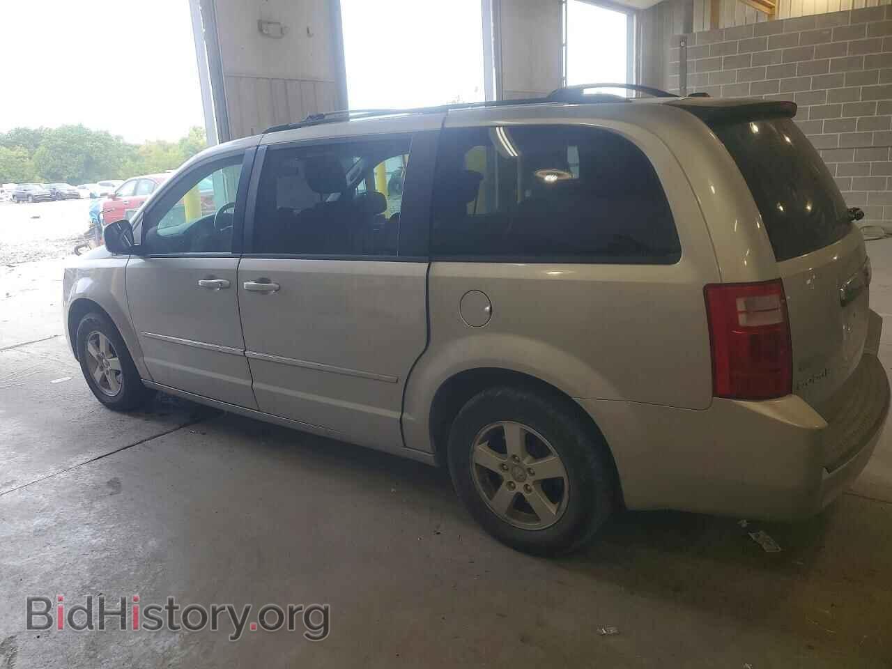 2010 DODGE CARAVAN - VIN: 2D4RN5D17AR215930 - Photo 2