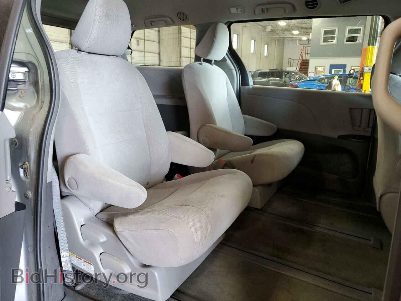 2017 TOYOTA All Models - VIN: 5TDZZ3DC5HS887493 - Фото 11