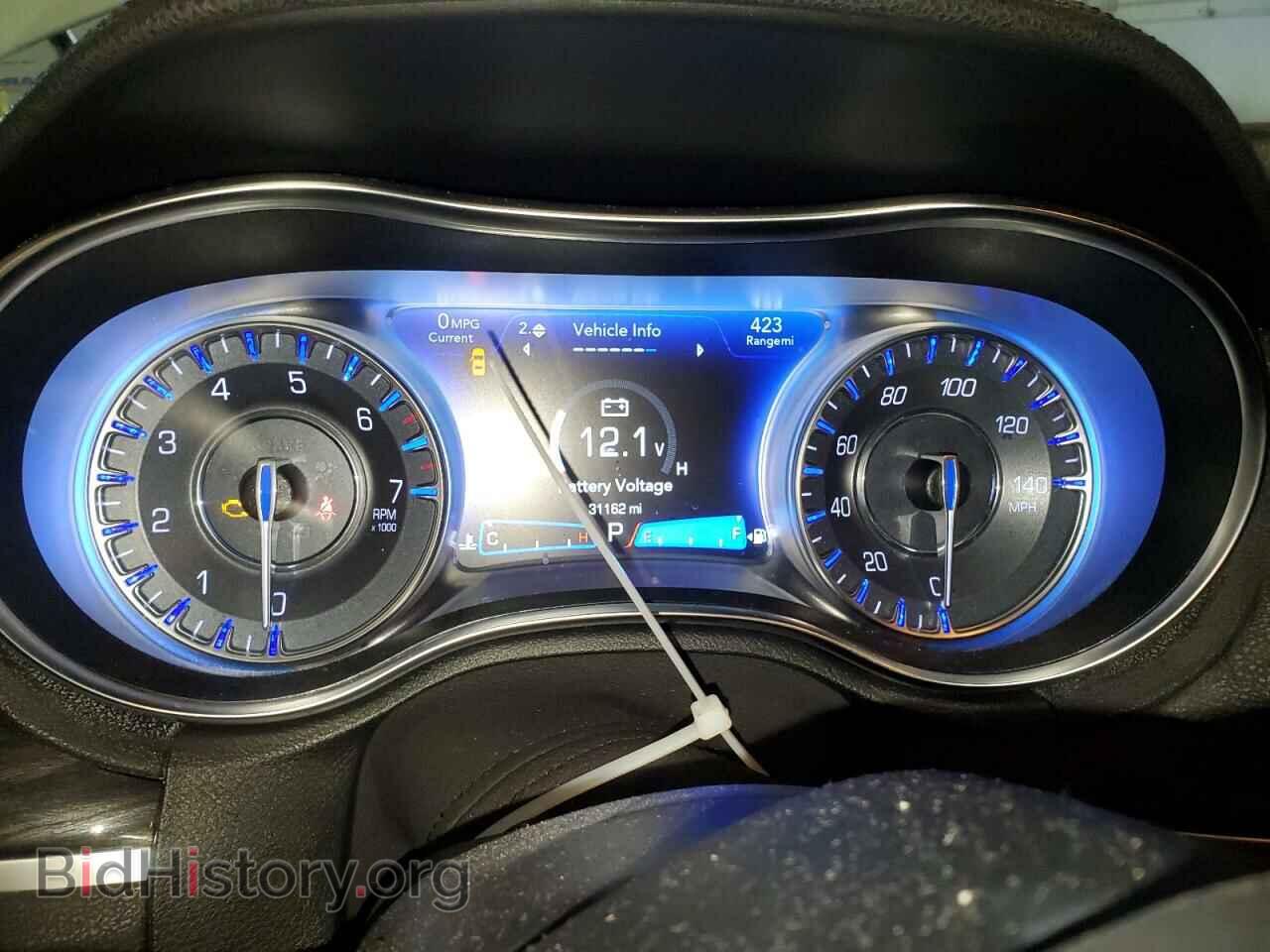 2019 CHRYSLER 300 - VIN: 2C3CCAAG8KH679198 - Фото 9