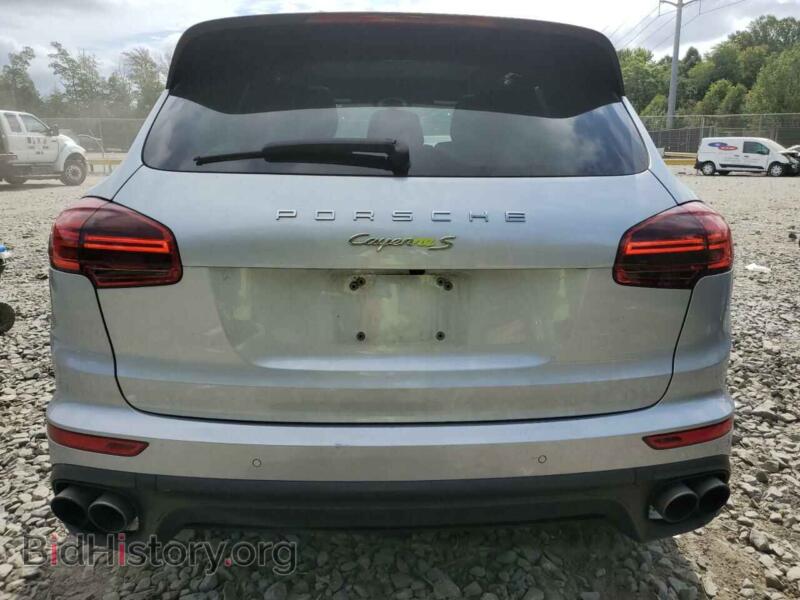 2016 Porsche CAYENNE (VIN WP1AE2A26GLA64374) — фото 6 из 13
