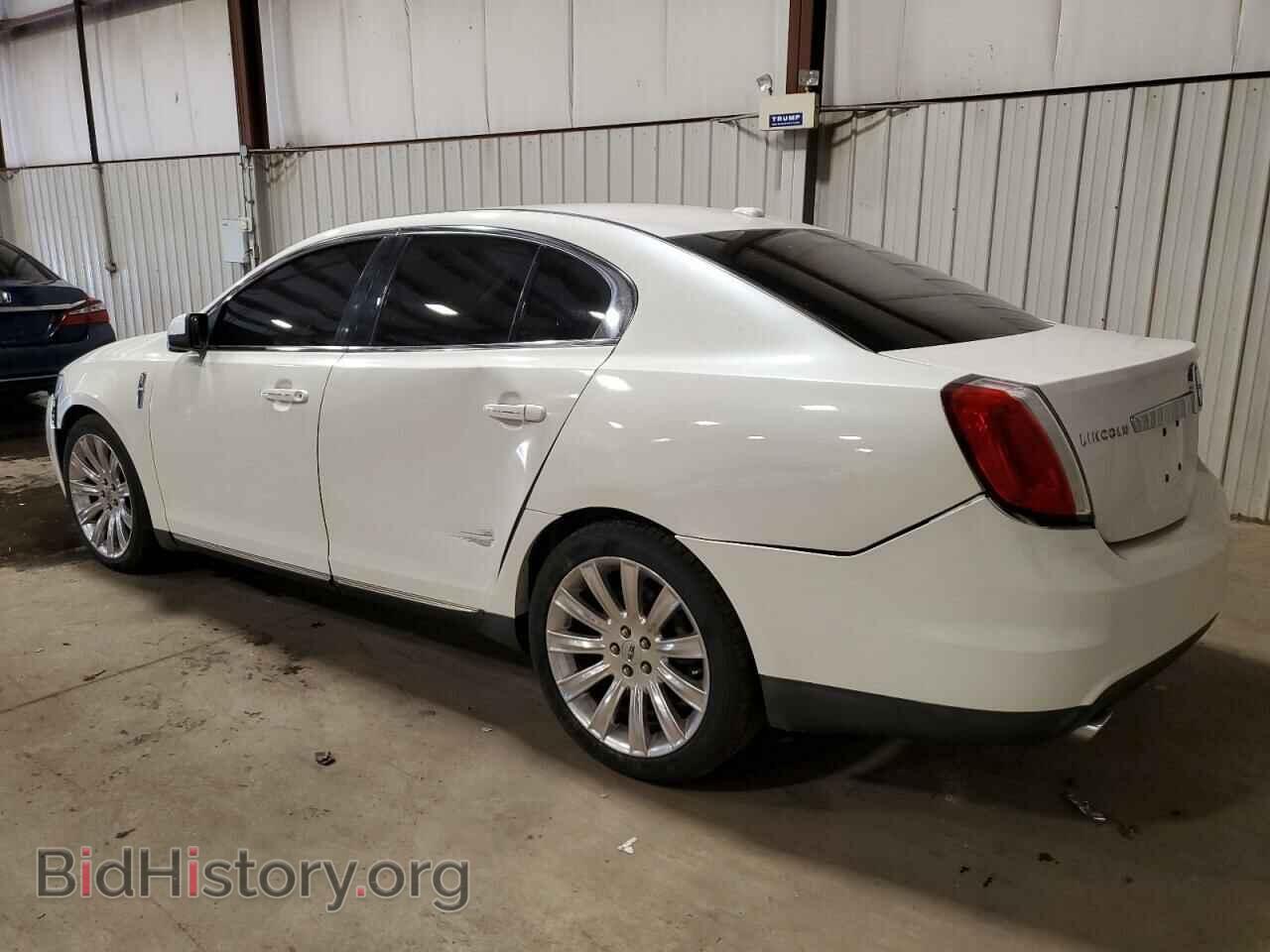 2011 LINCOLN MKS - VIN: 1LNHL9DR3BG612383 - Фото 2