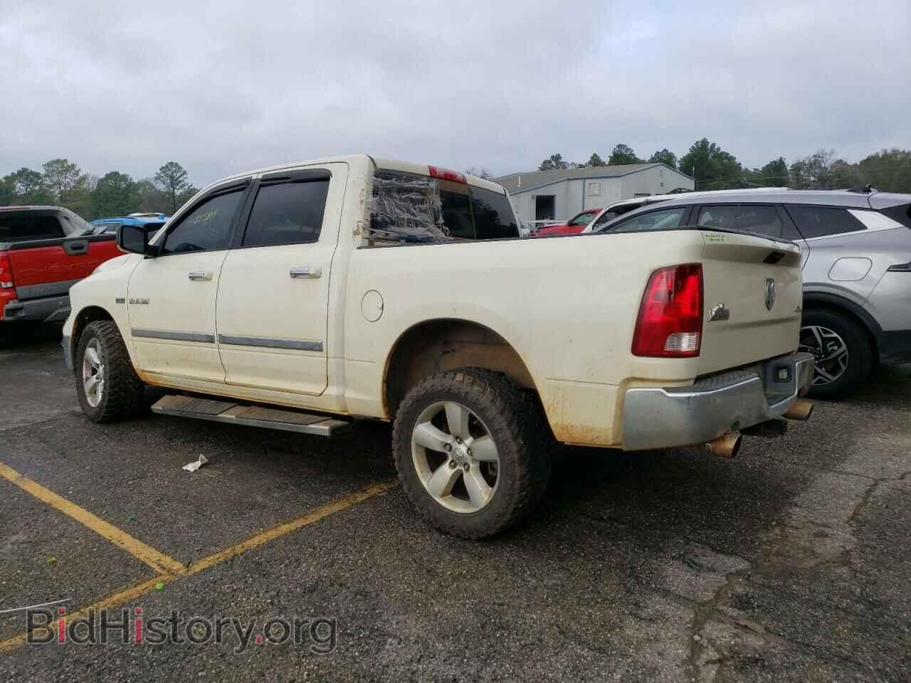 2010 DODGE RAM 1500 - VIN: 1D7RV1CT9AS227073 - Фото 2