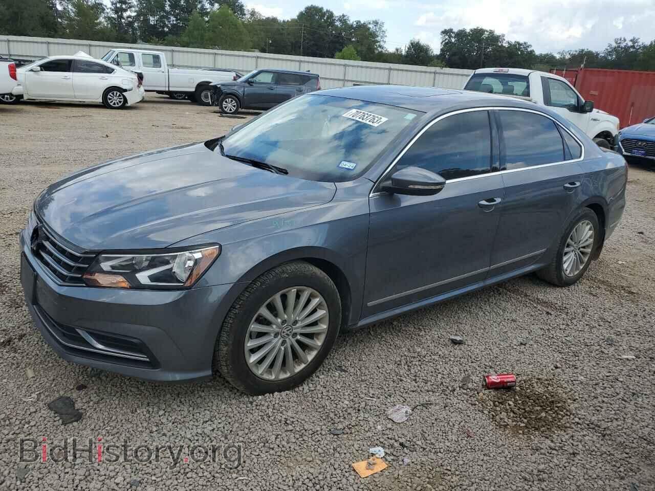 Photo 1VWBT7A37HC011814 - VOLKSWAGEN PASSAT 2017