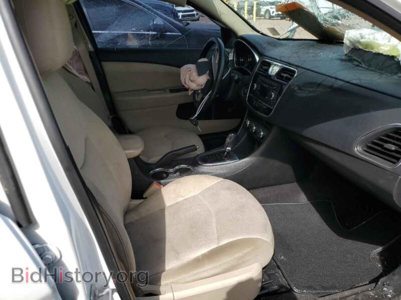 2012 Chrysler 200 (VIN 1C3CCBBG7CN228518) — photo 7 of 12
