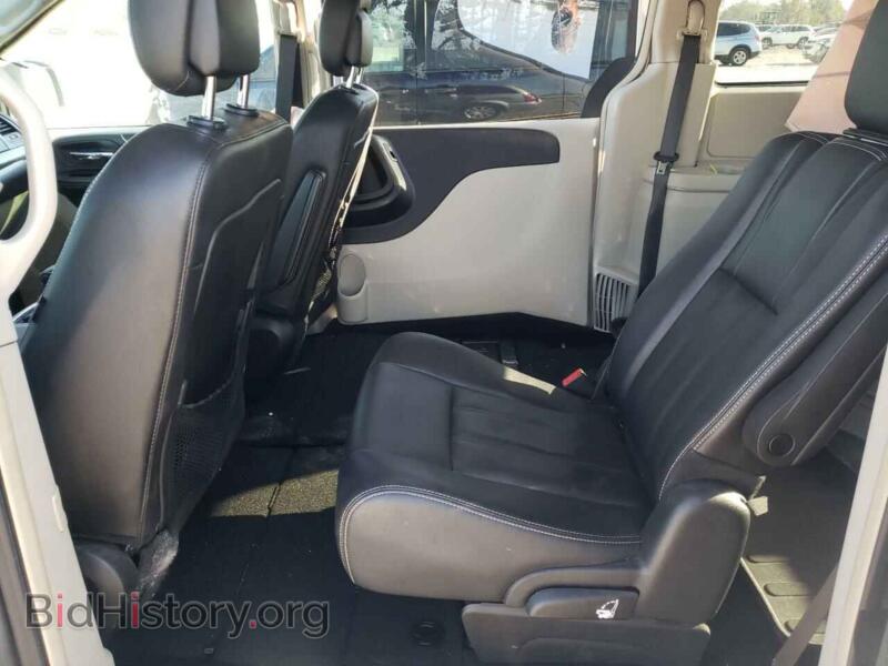 2016 Chrysler MINIVAN (VIN 2C4RC1BGXGR299785) — photo 10 of 12
