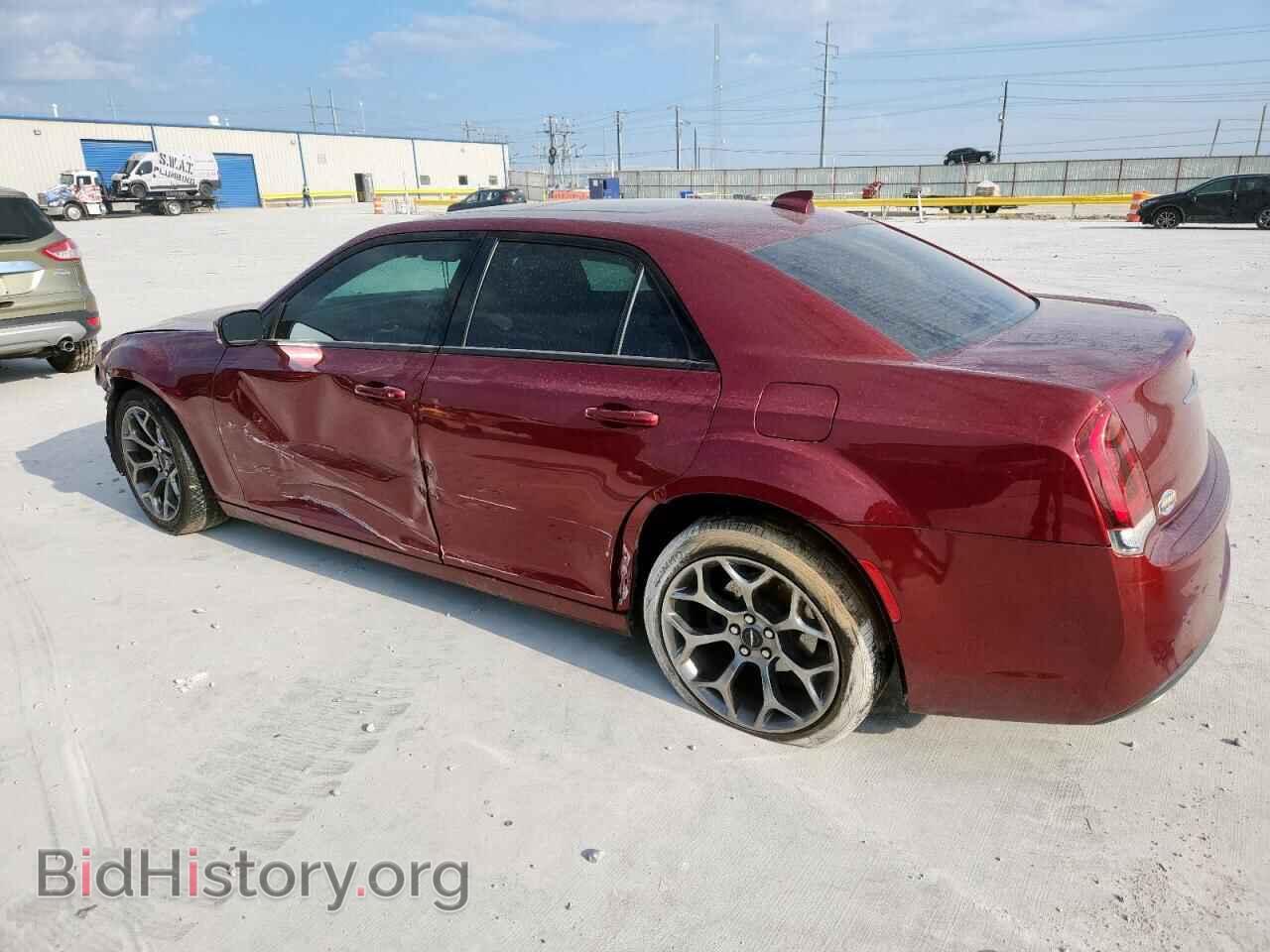 2018 CHRYSLER 300 - VIN: 2C3CCABG2JH319745 - Фото 2