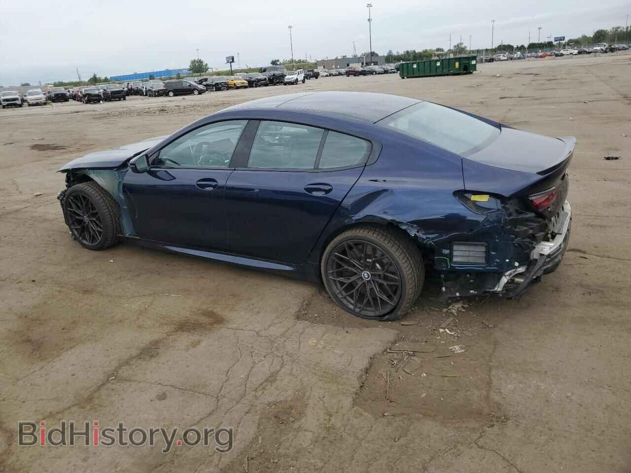 2022 BMW M8 - VIN: WBAGV8C04NCH65678 - Фото 2