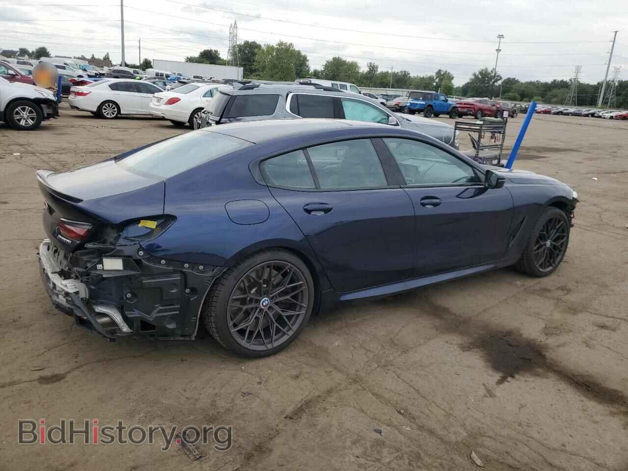2022 BMW M8 - VIN: WBAGV8C04NCH65678 - Фото 3
