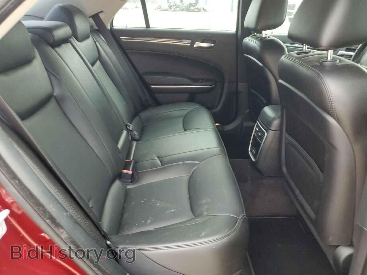 2019 CHRYSLER 300 - VIN: 2C3CCAAG7KH548182 - Фото 10