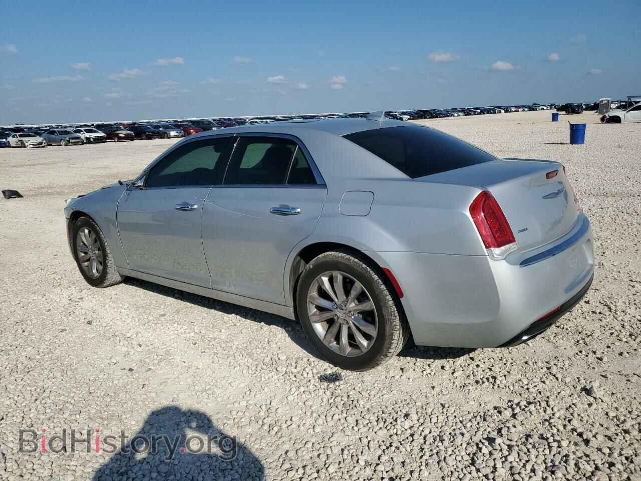 2020 CHRYSLER 300 - VIN: 2C3CCAKG5LH124497 - Фото 2