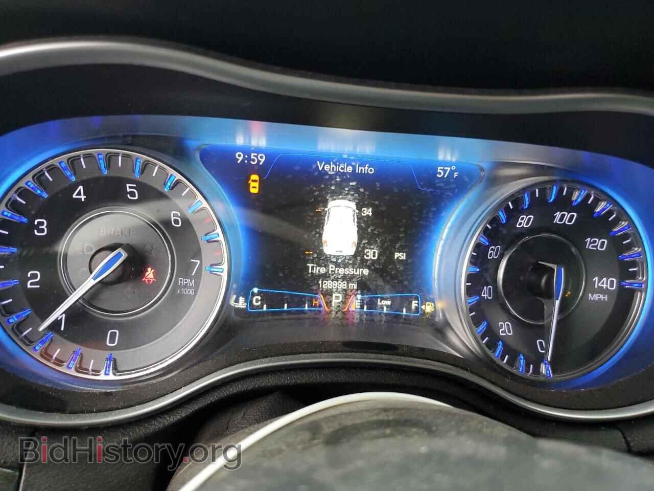 2016 CHRYSLER 300 - VIN: 2C3CCAEG7GH261054 - Фото 9
