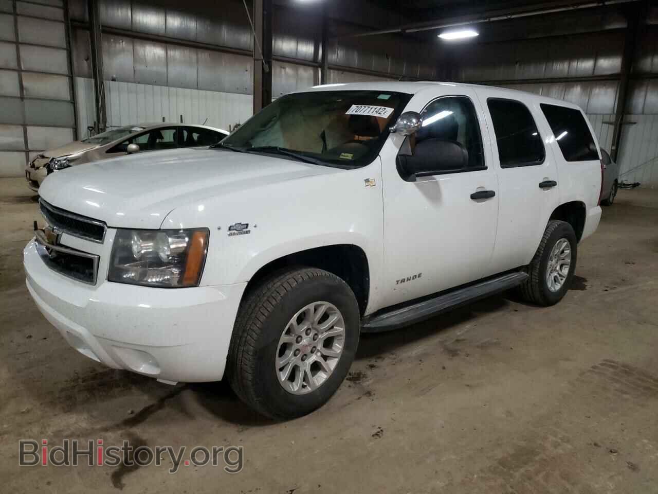 Photo 1GNUKAE06AR286287 - CHEVROLET TAHOE 2010