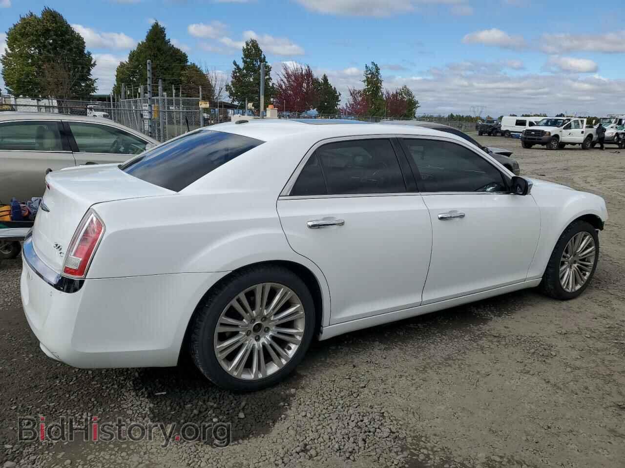 2011 CHRYSLER 300 - VIN: 2C3CA6CTXBH581125 - Фото 3