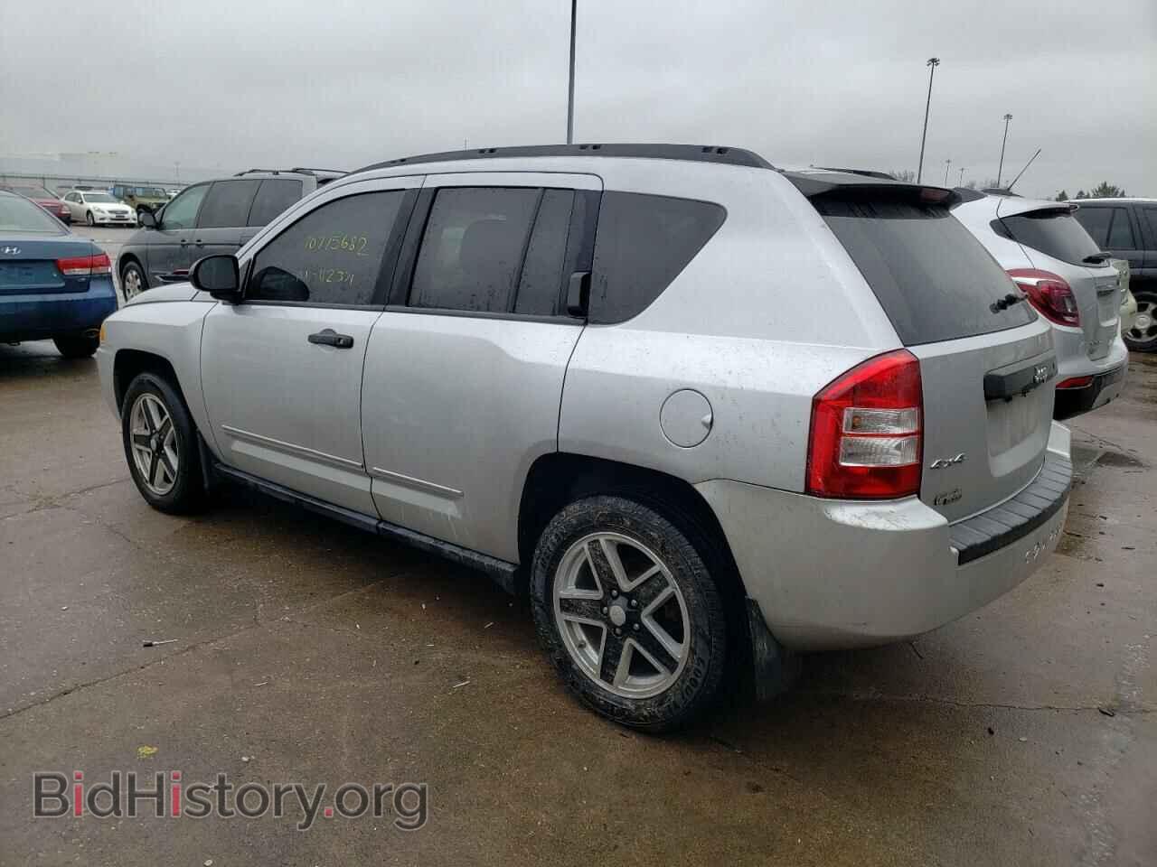 2010 JEEP COMPASS - VIN: 1J4NF1FB7AD646255 - Photo 2