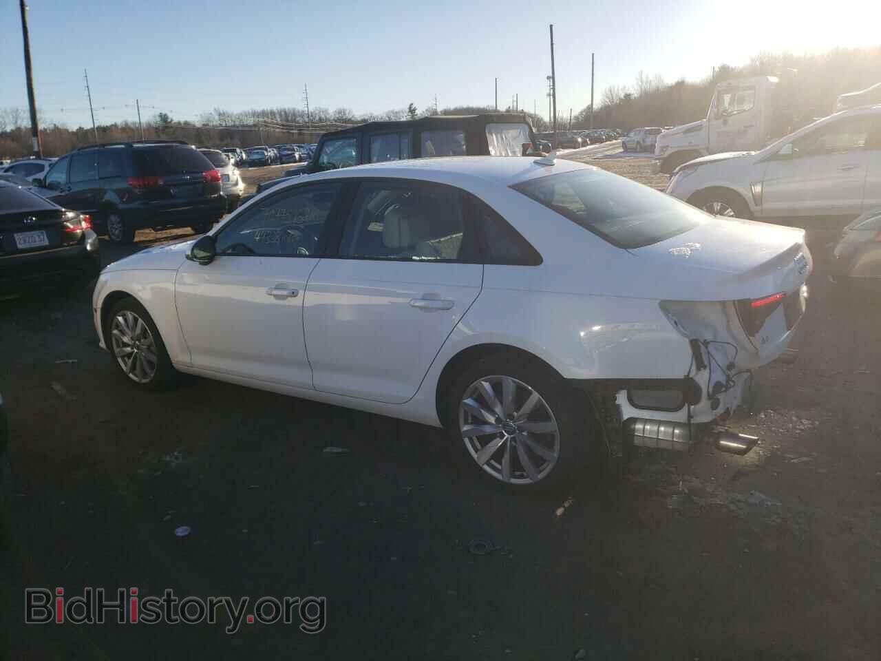 2017 AUDI A4 - VIN: WAUANAF49HN039168 - Фото 2