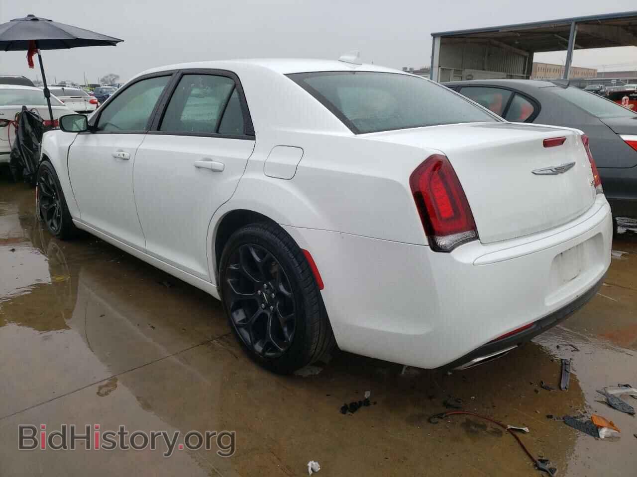 2019 CHRYSLER 300 - VIN: 2C3CCABG4KH654314 - Фото 3