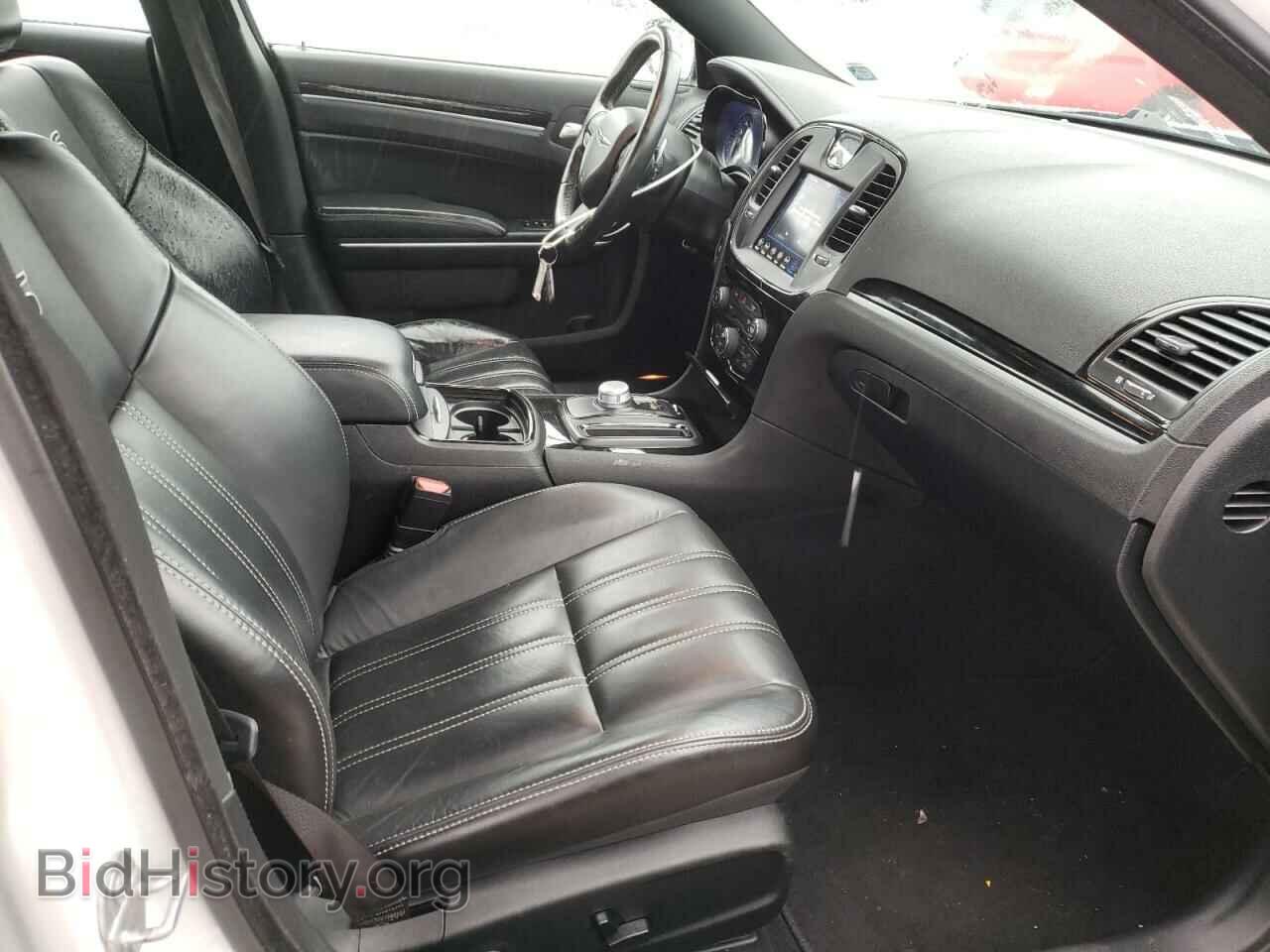 2019 CHRYSLER 300 - VIN: 2C3CCABG4KH654314 - Фото 5
