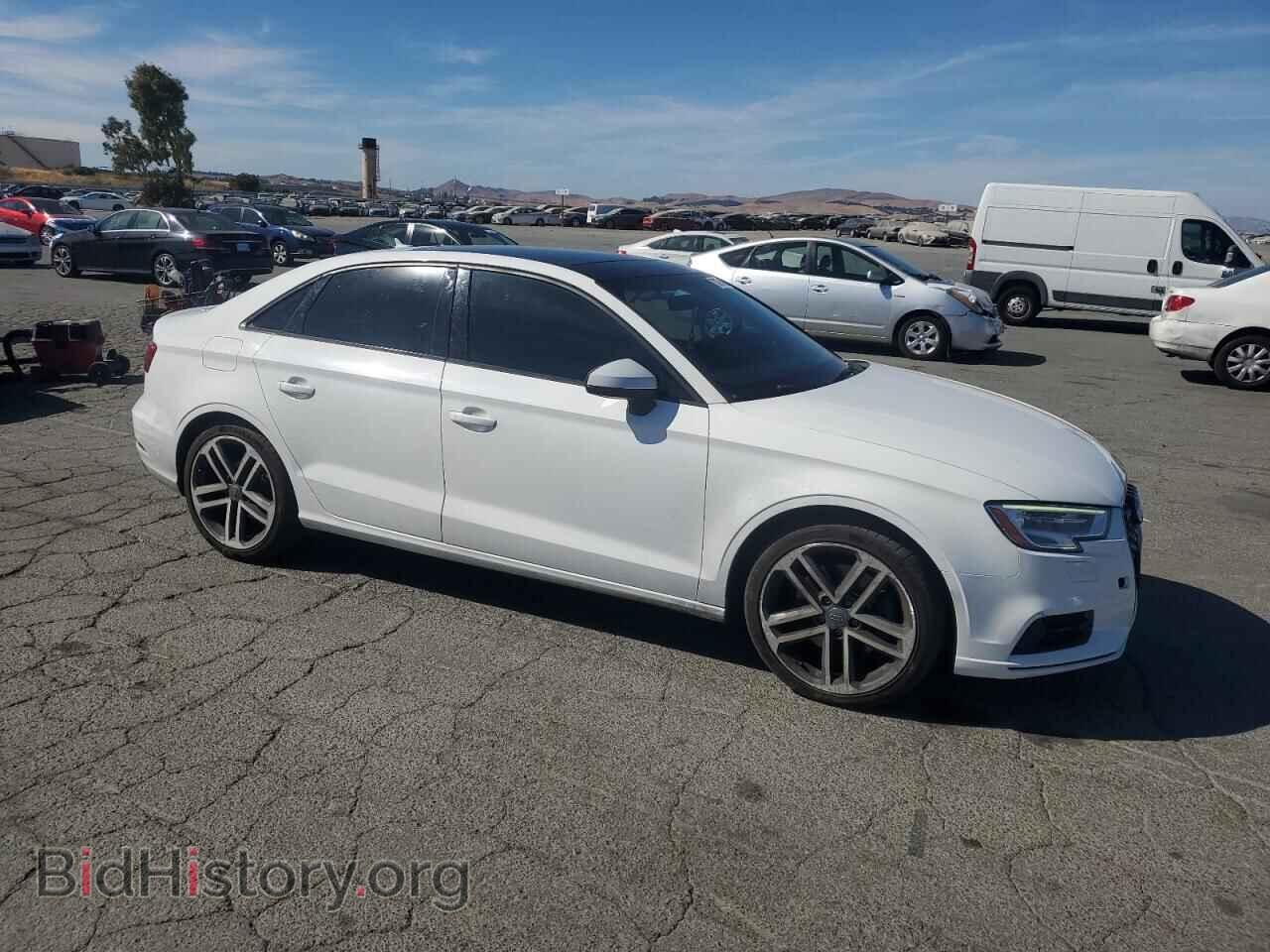 2018 AUDI A3 - VIN: WAUB8GFF4J1032559 - Фото 4