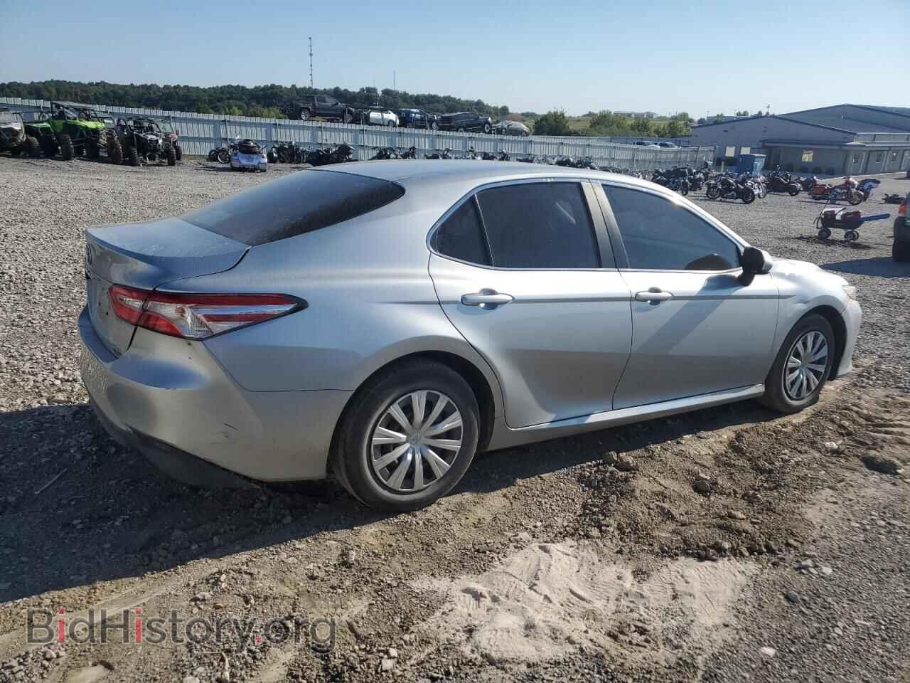 2018 TOYOTA CAMRY - VIN: 4T1B11HK6JU543473 - Фото 3
