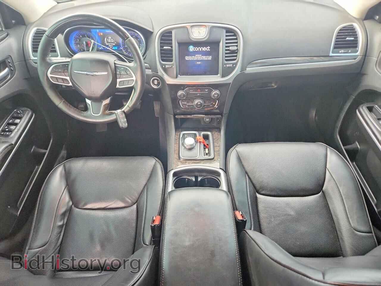 2019 CHRYSLER 300 - VIN: 2C3CCAKG9KH690032 - Фото 8