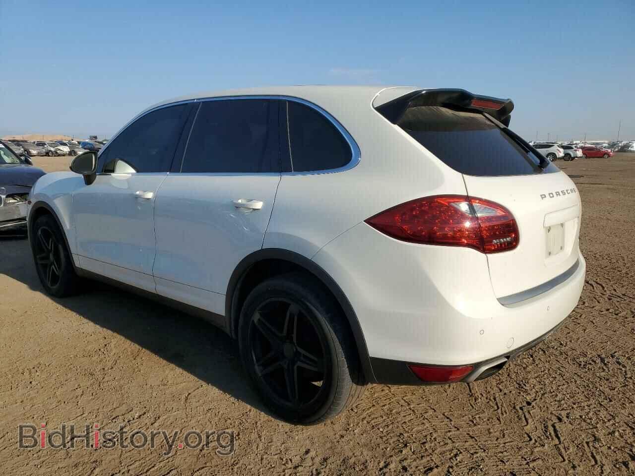 2011 PORSCHE CAYENNE - VIN: WP1AA2A22BLA03074 - Photo 2