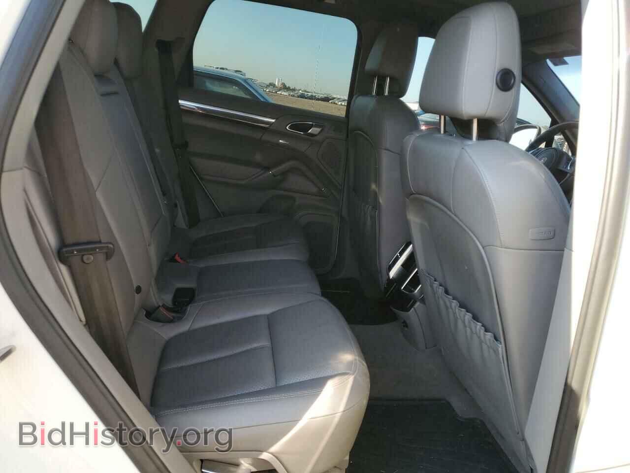 2011 PORSCHE CAYENNE - VIN: WP1AA2A22BLA03074 - Photo 10