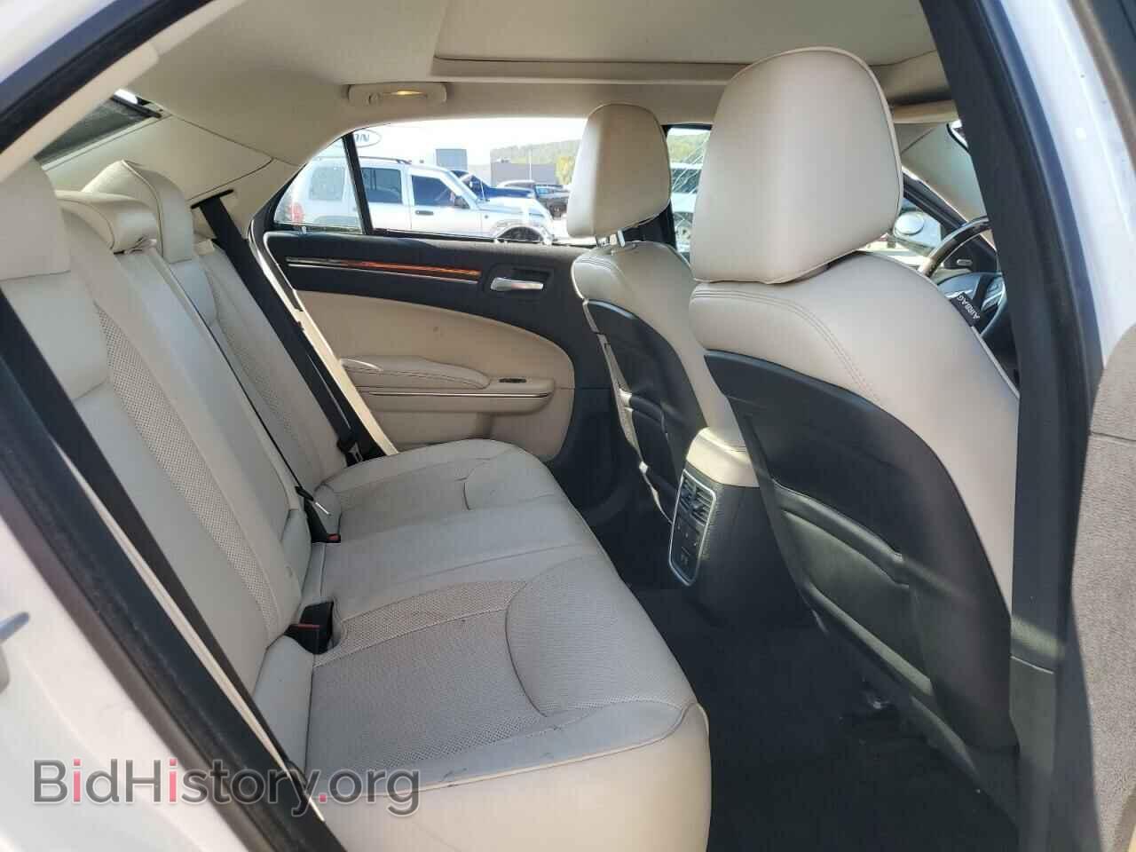2016 CHRYSLER 300 - VIN: 2C3CCAEG8GH342368 - Фото 10
