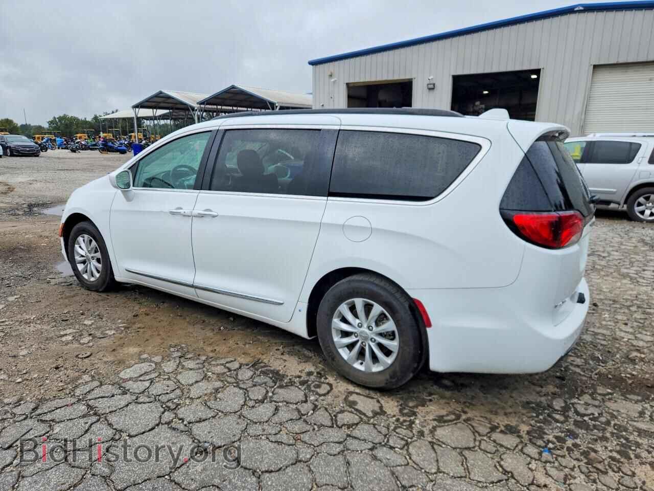 2017 CHRYSLER PACIFICA - VIN: 2C4RC1BG9HR787787 - Photo 2