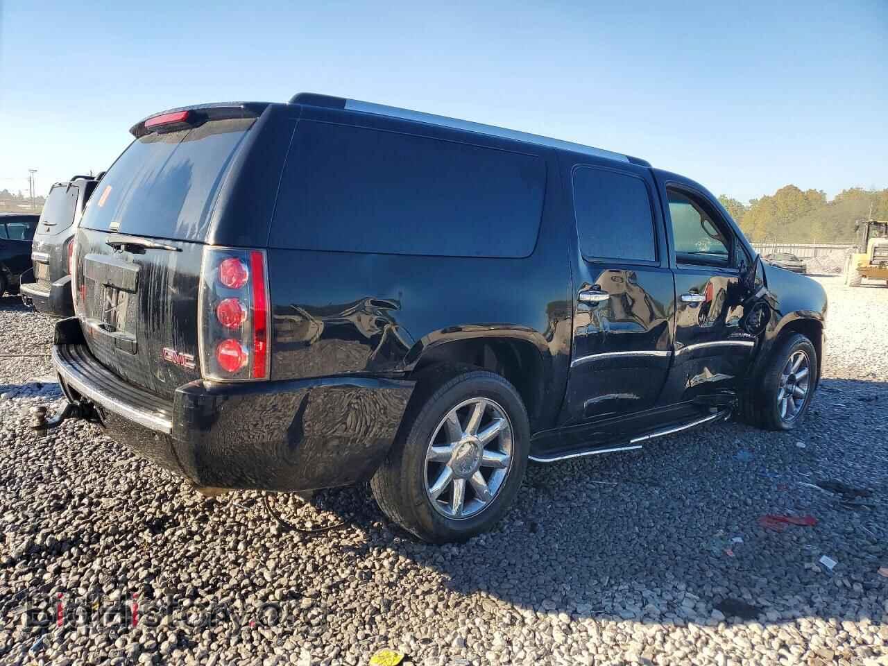 2011 GMC YUKON - VIN: 1GKS1MEF6BR229084 - Photo 3