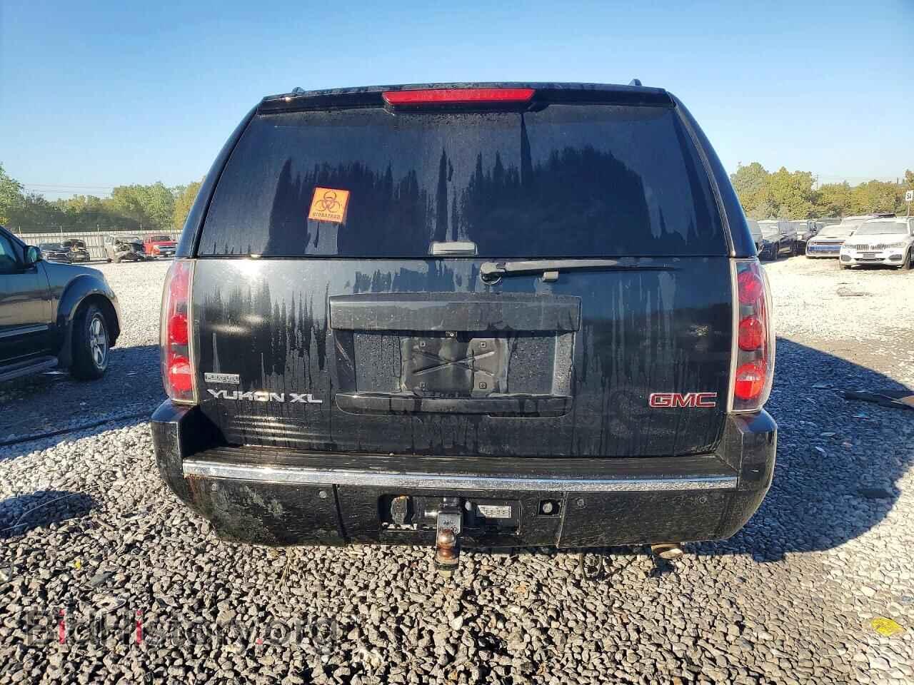 2011 GMC YUKON - VIN: 1GKS1MEF6BR229084 - Photo 6