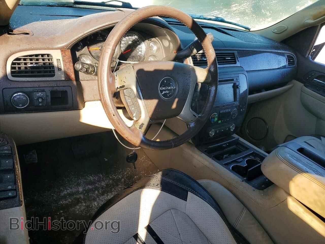 2011 GMC YUKON - VIN: 1GKS1MEF6BR229084 - Photo 8