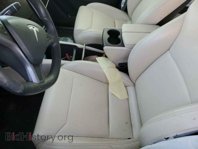 2018 Tesla MODEL X (VIN 5YJXCDE22JF103446) — photo 8 of 13
