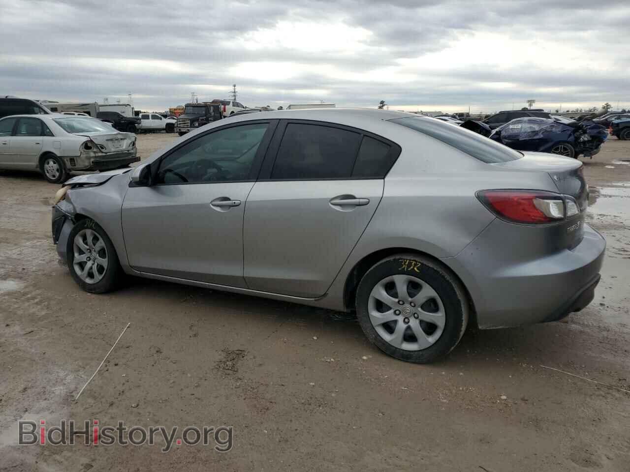 2011 MAZDA 3 - VIN: JM1BL1UF3B1454860 - Фото 2