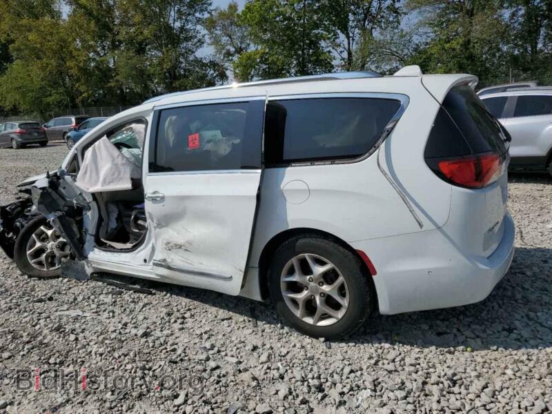 2019 Chrysler PACIFICA (VIN 2C4RC1EG8KR615804) — photo 2 of 12