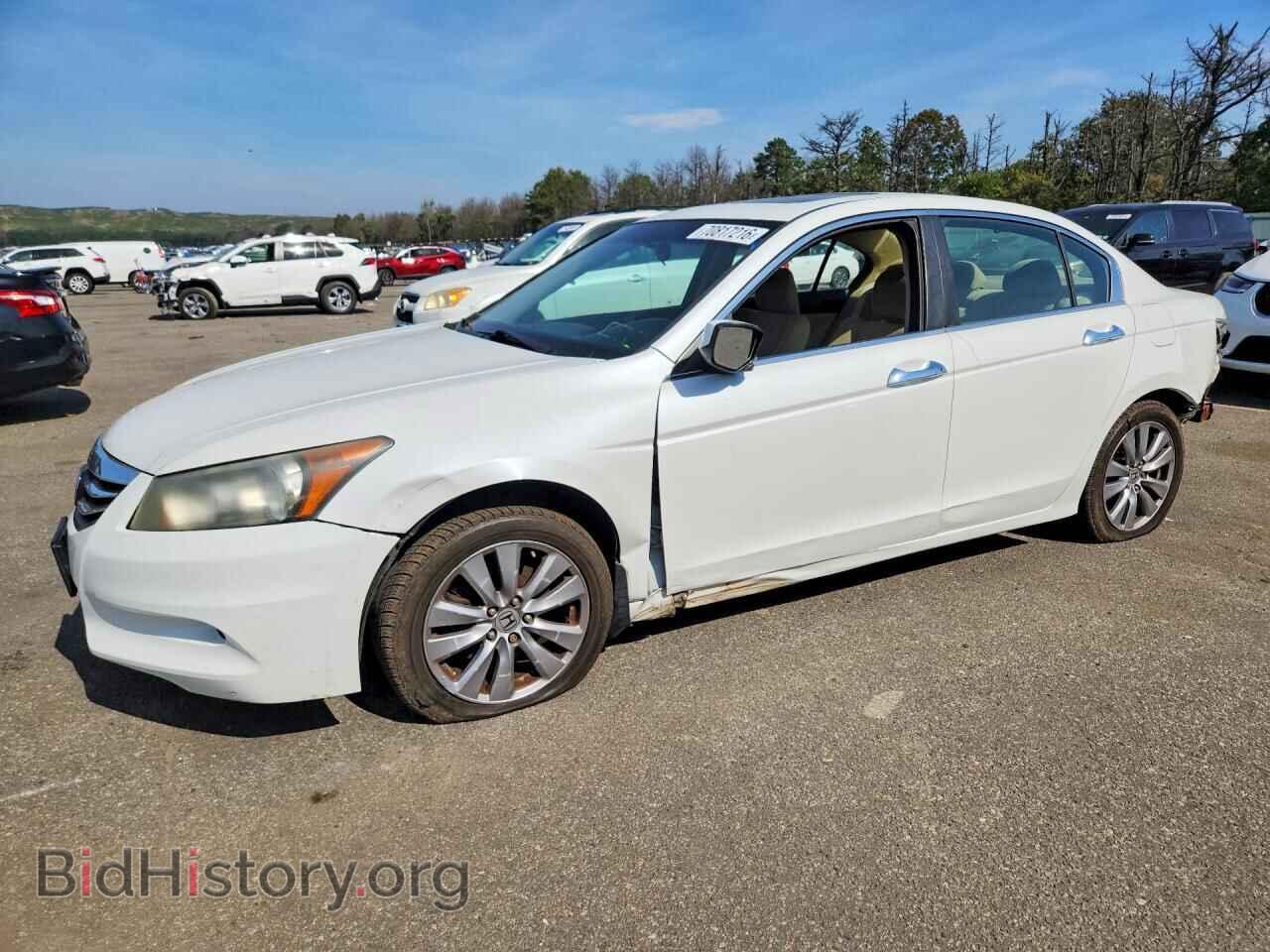 Photo 1HGCP3F73CA032245 - HONDA ACCORD 2012
