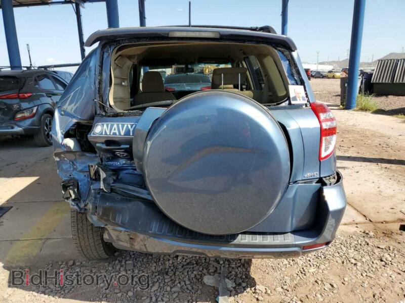 2010 Toyota RAV4 (VIN JTMBF4DV3AD031449) — фото 6 из 12