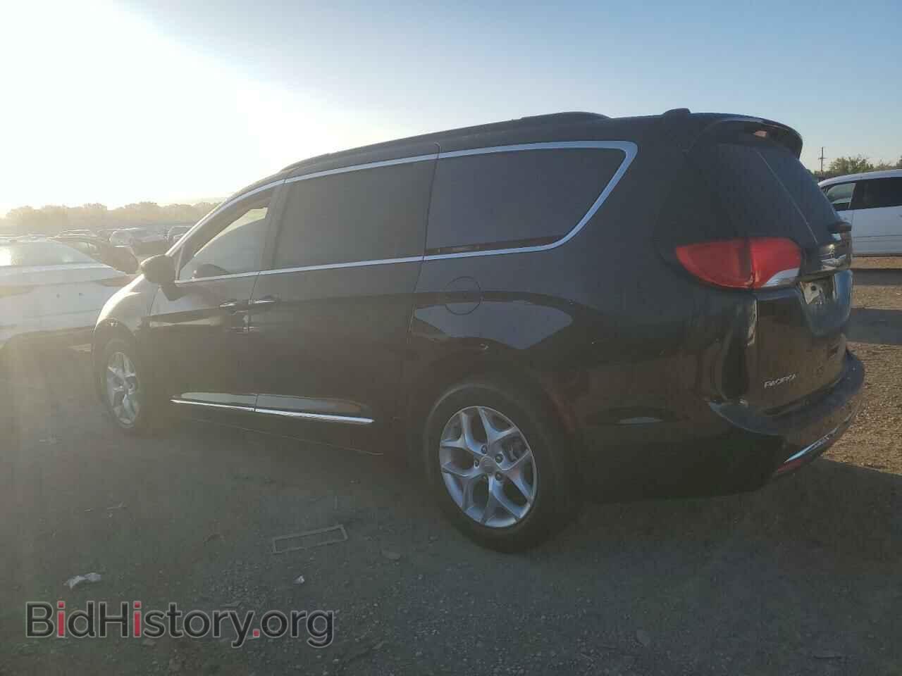 2017 CHRYSLER PACIFICA - VIN: 2C4RC1BG7HR541353 - Photo 2