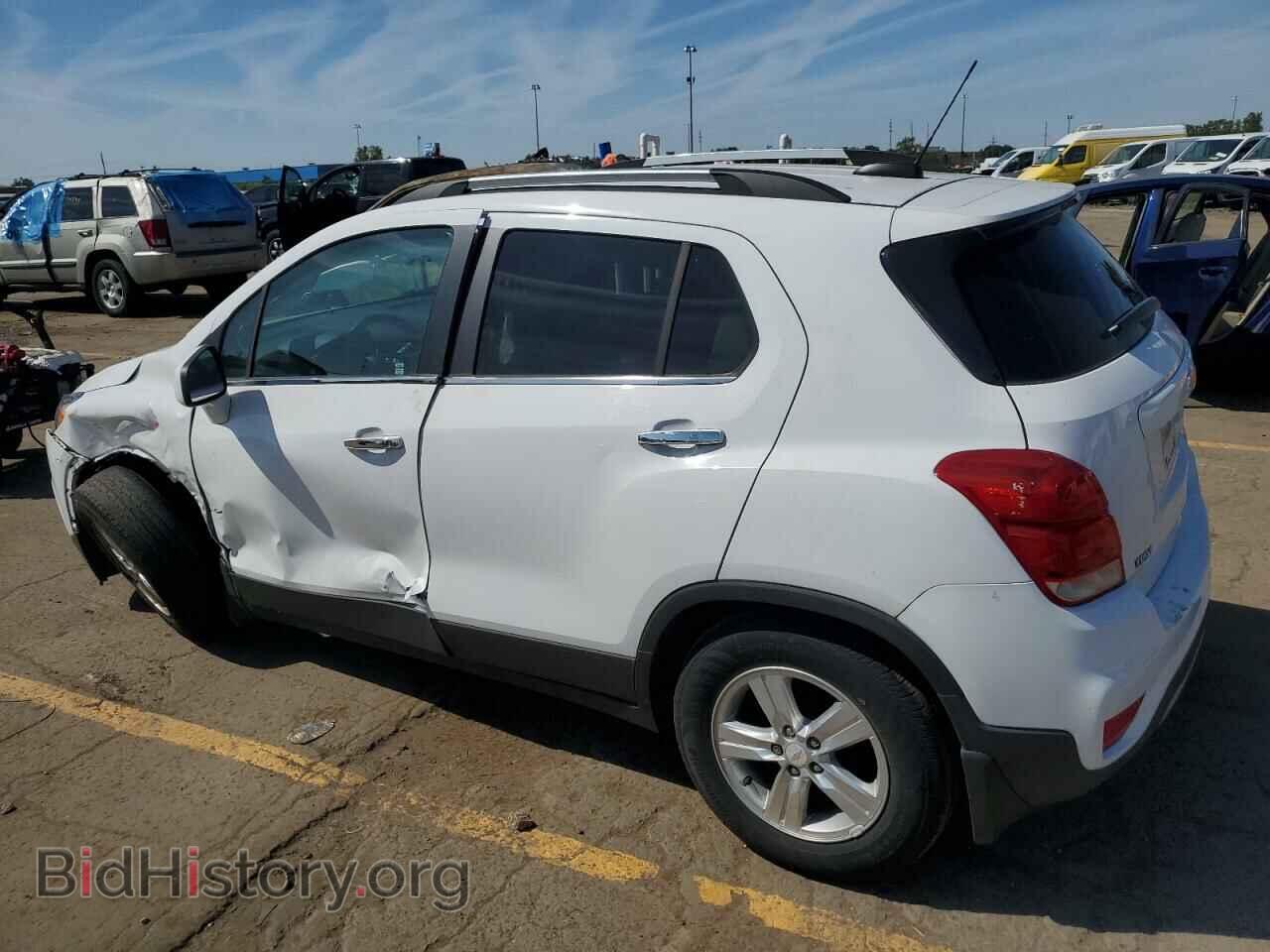 2017 CHEVROLET TRAX - VIN: 3GNCJLSB6HL235504 - Фото 2