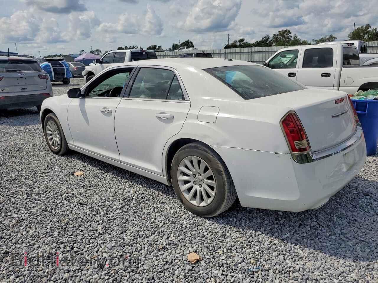 2014 CHRYSLER 300 - VIN: 2C3CCAAG6EH263073 - Photo 2